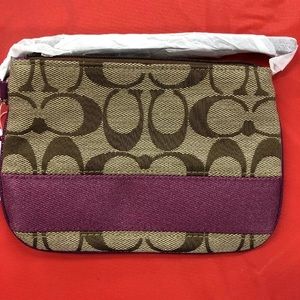 New Coach Berry Khaki wristlet small